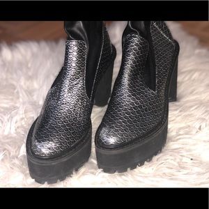Faux leather/snakeskin platform ankle boots